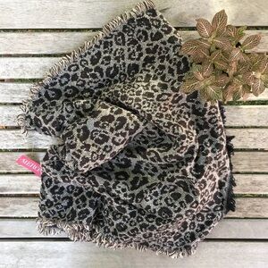 NEW Merona Animal Print Leopard Scarf